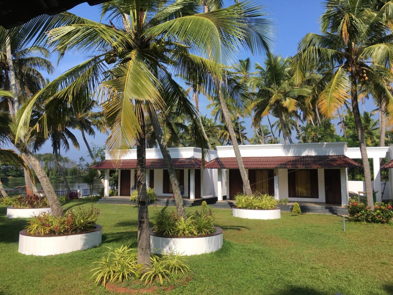 Voye Homes Majestic Retreat Resort Varkala Paravūr Exterior foto